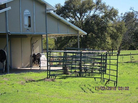 3rd image of 1551 State Highway 21 W