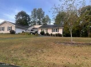 3171 Longview Dr, Saint Paul, VA 24283