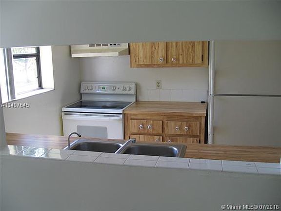 4th image of 6031 Shakerwood Cir APT 205
