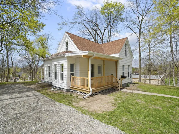 320 Oak St, Hudson, MI 49247