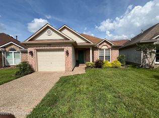 3402 Rainview Cir, Louisville, KY 40220