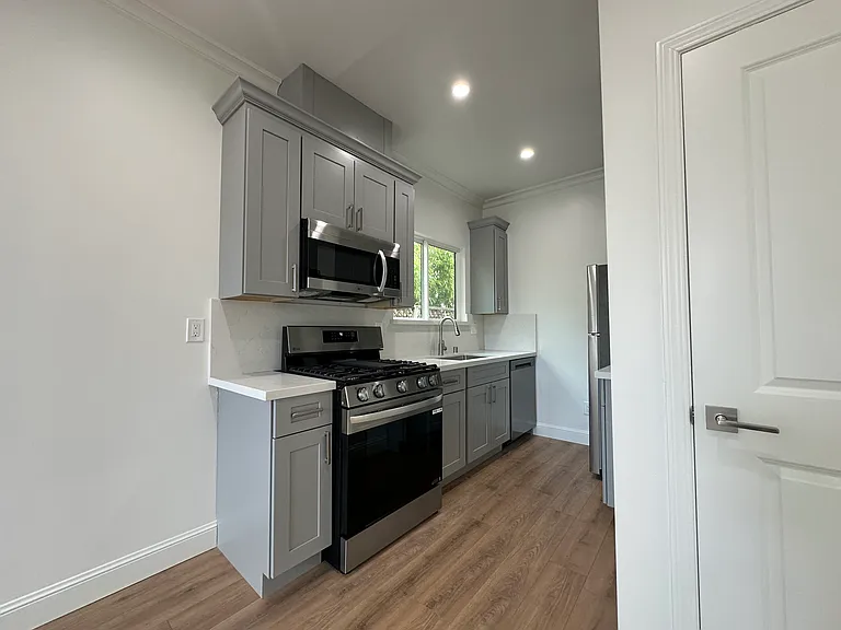 1076 W Knickerbocker Dr — Photo 12