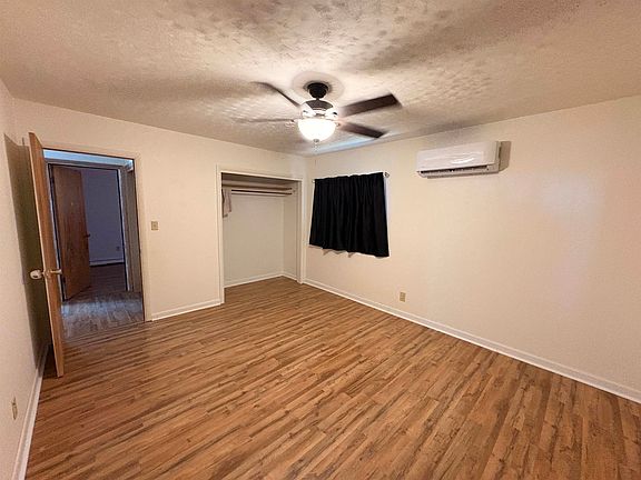 4th image of 202 S 1st Ave
