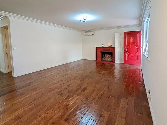3rd image of 1915 W Kenoak Dr