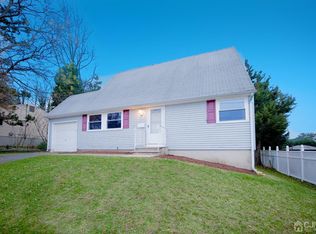 44 Ridgeview Rd, Jamesburg, NJ 08831