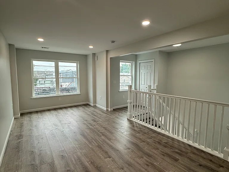 45 Graham Ave #1 — Photo 10