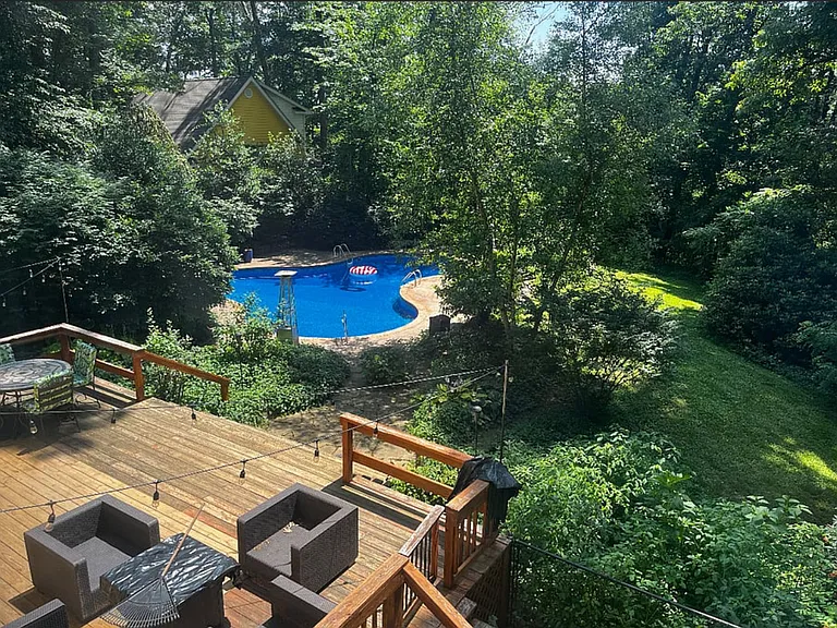 4 Hayfield Ct #1 — Photo 9