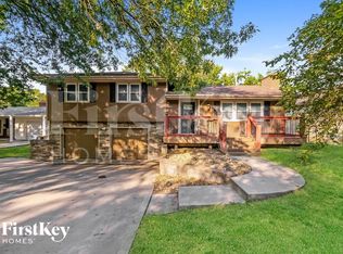 602 SW Williams St, Lees Summit, MO 64081