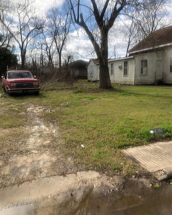 1st image of 1209 Carver St