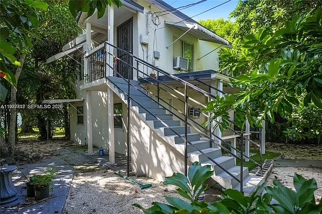 128 NW 53rd St #C — Photo 8