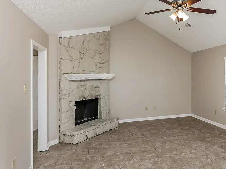 5305 Oak Court Cv N — Photo 5