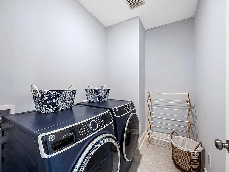 361 Ripple Park Dr — Photo 32