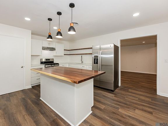 4th image of 555 Lonita St