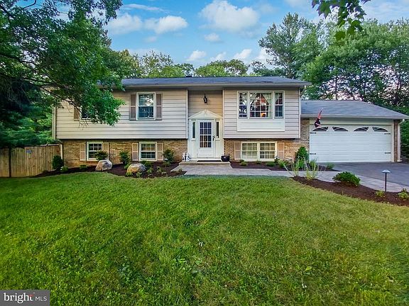 2nd image of 8602 Burnt Hickory Cir