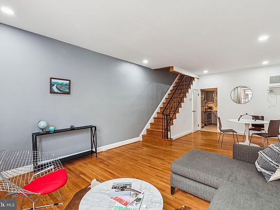3rd image of 1827 S Rosewood St