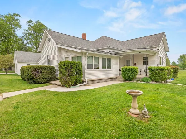 932 N Wayne St, Warren, IN 46792