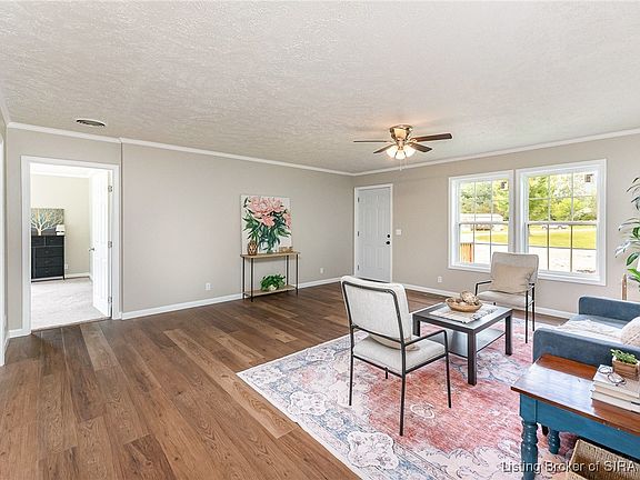 4th image of 11592 Creekview Court