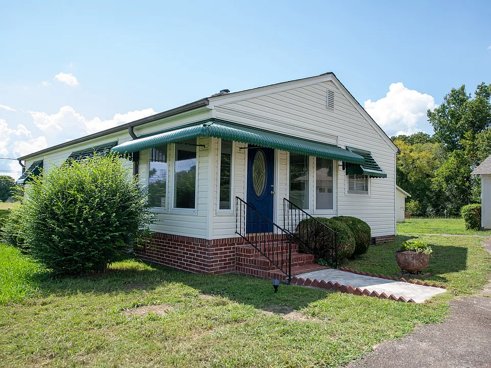 626 Lafayette Rd