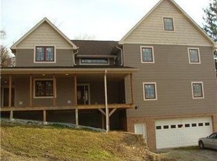 1440 N Sunset Beach Rd, Claysville, PA 15323