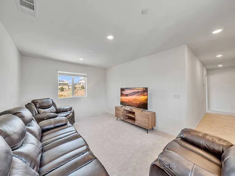 6599 Bryce Canyon Ct — Photo 25