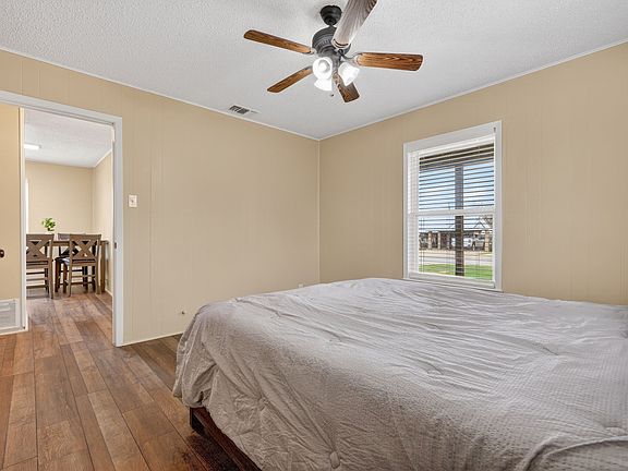 5th image of 2108 SE 19th St