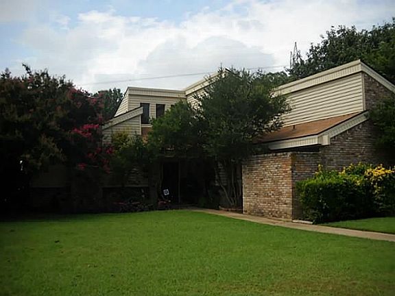 2nd image of 130 Willow Creek Estates Dr