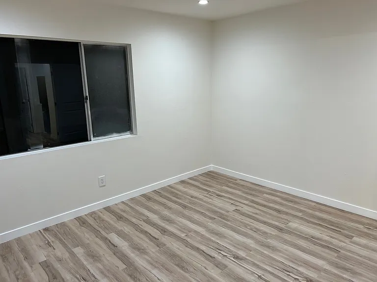 4516 Bond St — Photo 15