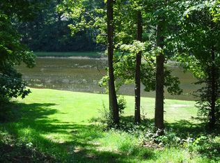 206 Brookfield Dr, Greenwood, SC 29646