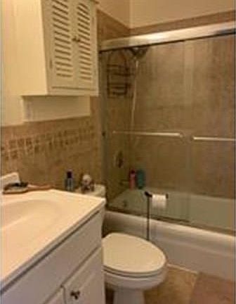4th image of 2 Chapel Hill Dr APT 11
