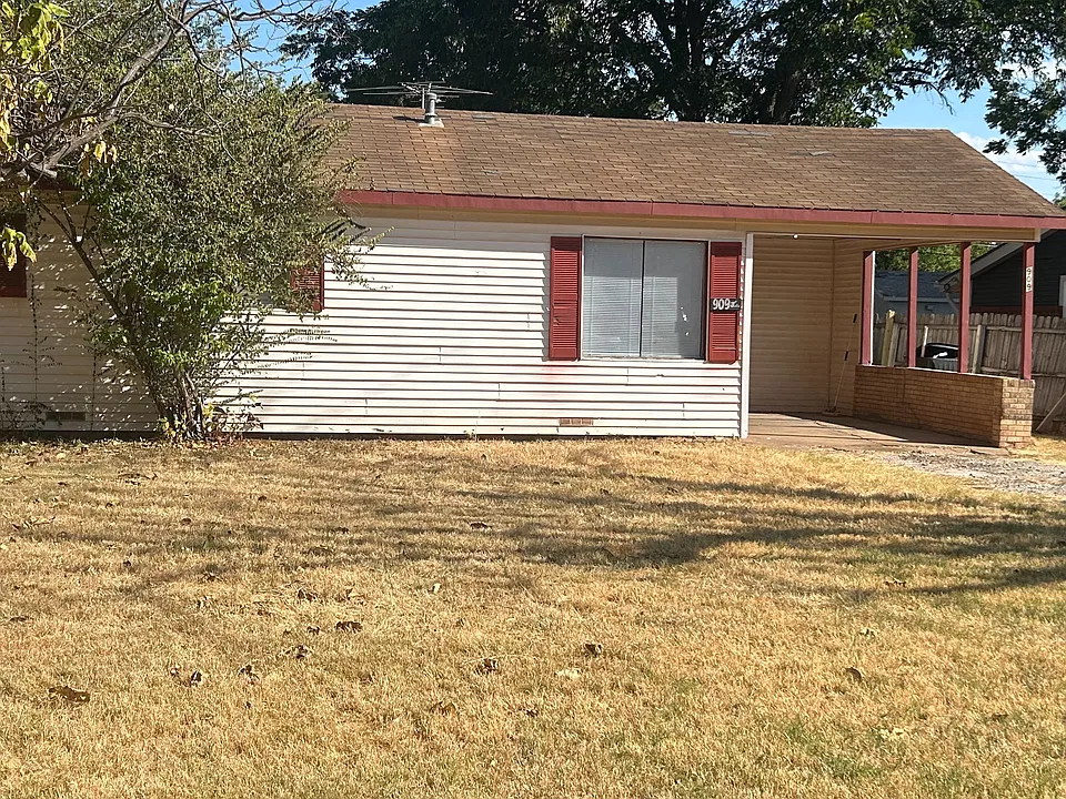 909 Falls Dr
