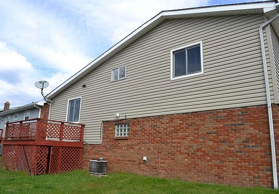2nd image of 196 Mayfair St