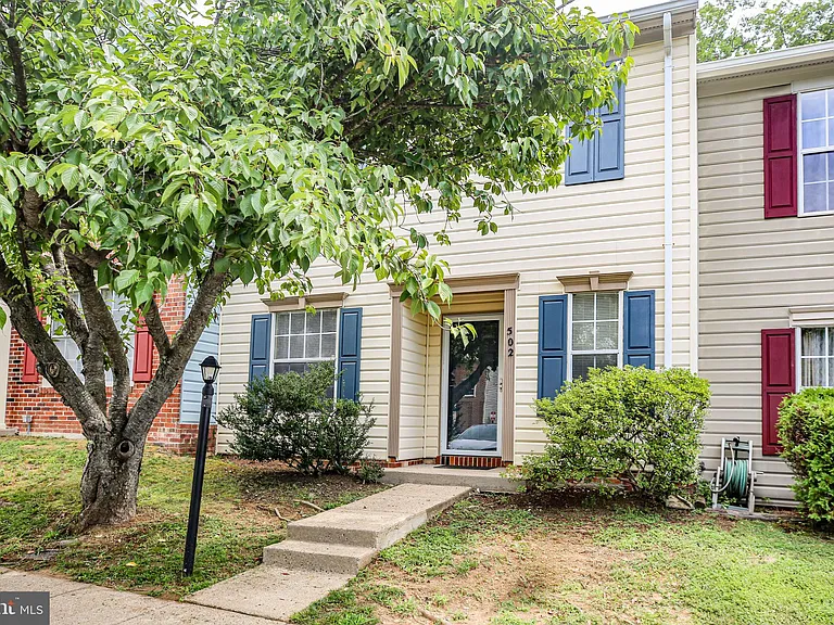 502 Wind Ridge Dr — Photo 1