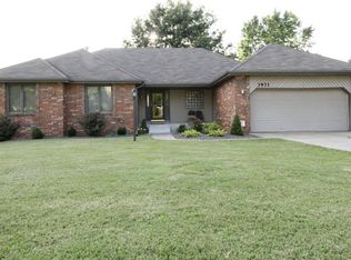 3971 N Pickwick Ave, Springfield, MO 65803