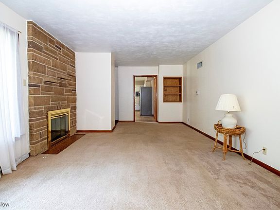 4th image of 1037 Mayflower Dr