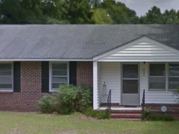 606 James Dr, Cheraw, SC 29520
