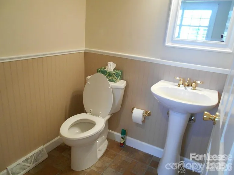 1330 E Barden Rd — Photo 15