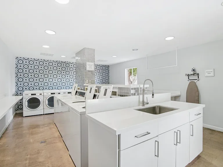 The Viridian Apartments — Photo 18