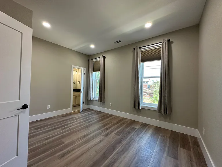 204-206 W 5th Ave #B — Photo 6