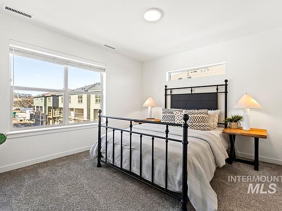5th image of 4325 N Waltz Ln