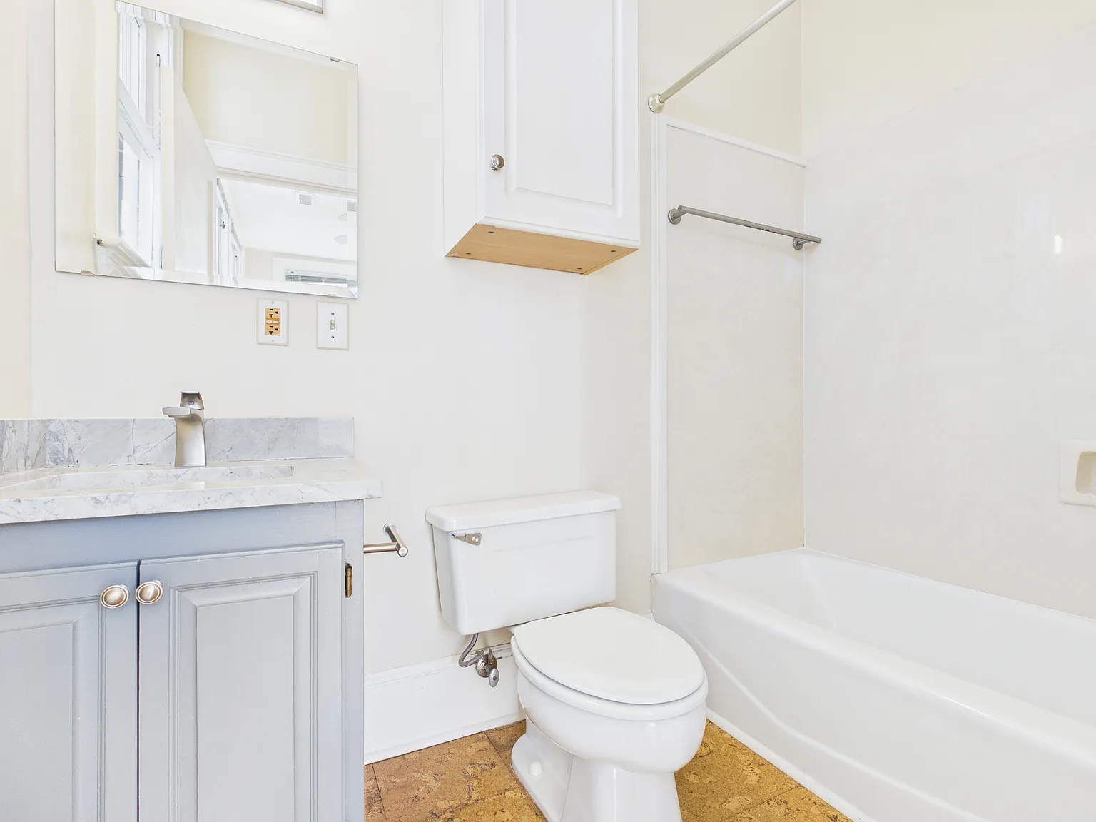 2 bed, 974 sqft, $3,850 — Photo 4