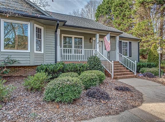 2nd image of 2869 Wimbledon Dr