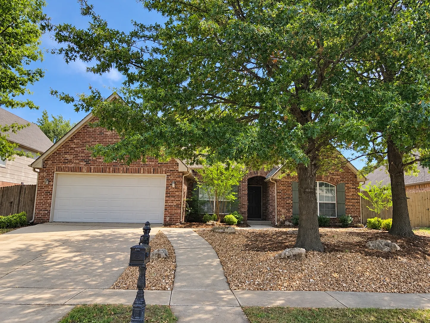 4 bed, 2144 sqft, $2,300 — Photo 1