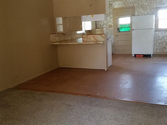 2nd image of 921 W University Dr