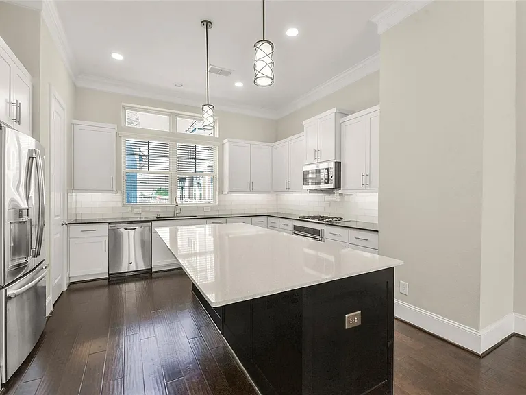 734 N Shepherd Dr — Photo 10