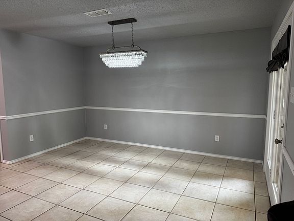 5th image of 10008 York Ave