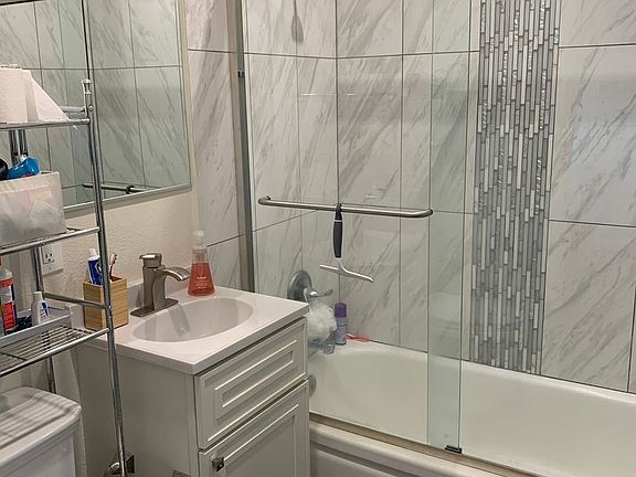 3rd image of 3144 King St APT 4