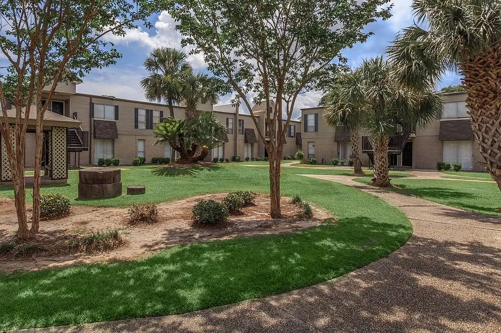 7017 Crowder Blvd — Photo 3