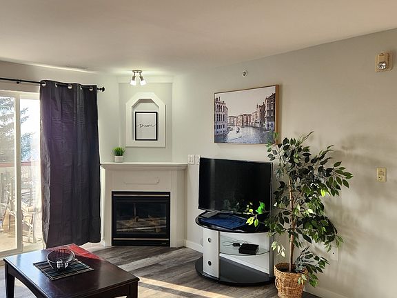 4th image of 18 Averill St #313