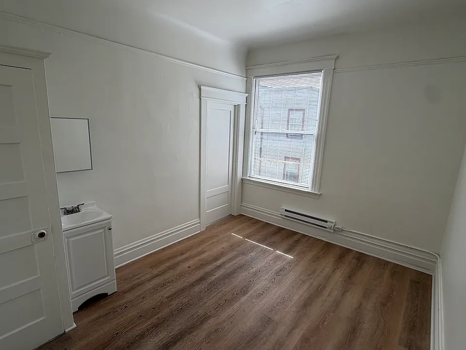 754 Broadway St #29