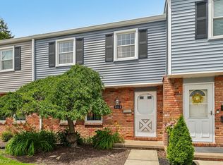 7414 Avon Dr, Mentor, OH 44060
